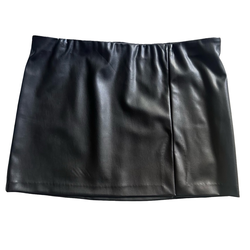 *NWT* H&M Black Vegan/Faux Leather Mini Skirt